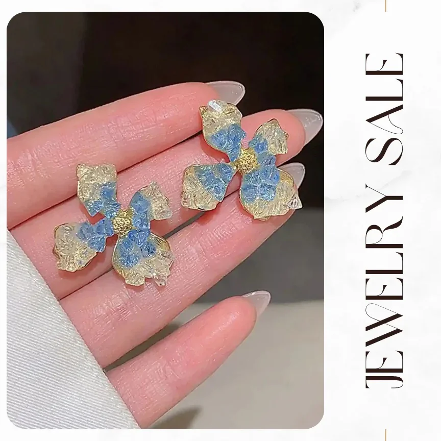 Blue Gradient Crystal Flower Stud Earrings