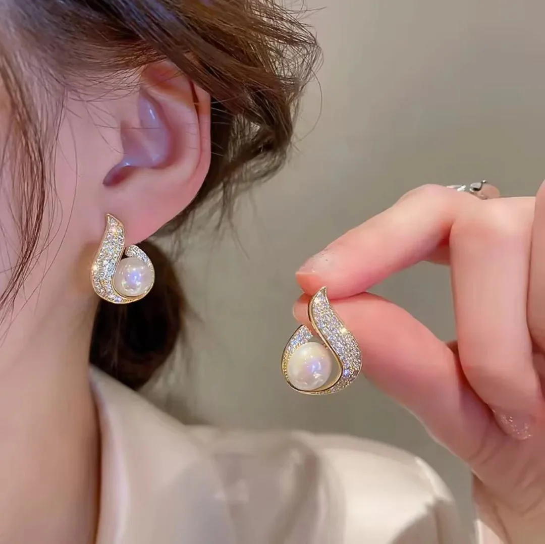 Dreamy Shine Pearl Earring