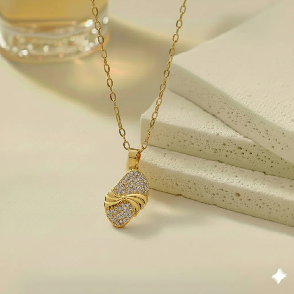 Radiant Curve Necklace